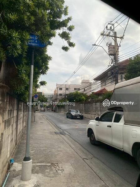 For Sale - Hotel for sale in Ratchada area, 20 June Road, 9-story and 5-story buildings,147 rooms.Tourists area, Bangkok