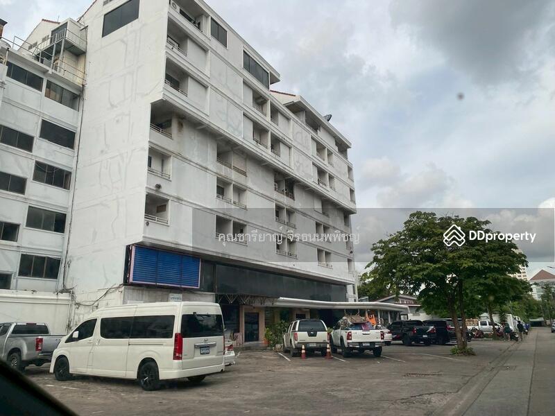 For Sale - Hotel for sale in Ratchada area, 20 June Road, 9-story and 5-story buildings,147 rooms.Tourists area, Bangkok