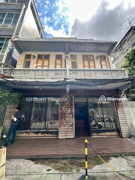 For Rent - 4-Bedroom Townhouse, Bangkok