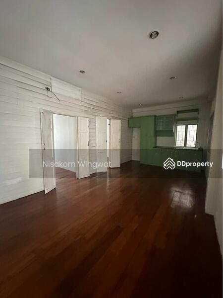 For Rent - 4-Bedroom Townhouse, Bangkok