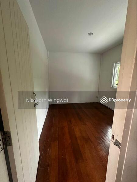 For Rent - 4-Bedroom Townhouse, Bangkok