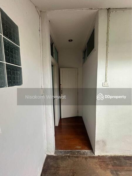 For Rent - 4-Bedroom Townhouse, Bangkok