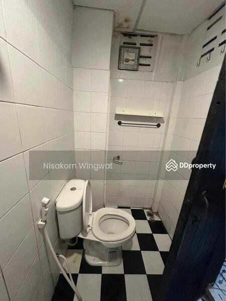 For Rent - 4-Bedroom Townhouse, Bangkok