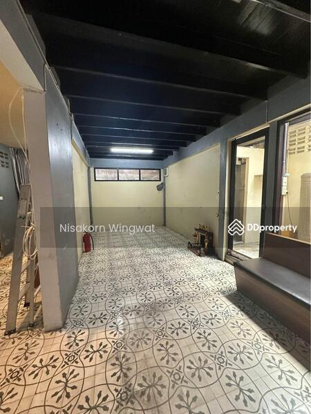 For Rent - 4-Bedroom Townhouse, Bangkok
