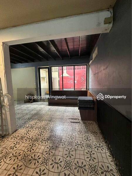 For Rent - 4-Bedroom Townhouse, Bangkok