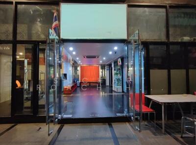 ขาย - ขายโรงแรมย่านประตูน้ำ 8 ชั้น ห้องพัก 42 ห้อง, 1 ลิฟต์, กรุงเทพ