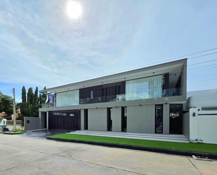 Jomtien Modern Pool Villa, Chon Buri (Pattaya), เลียบชายหาดจอมเทียน, Nong Pru, Bang Lamung (Pattaya), Chon Buri (Pattaya), 5 Bedrooms, 390 sqm, Villa For Rent, by Tharathorn Yuenyong, 60148194 - DDproperty.com