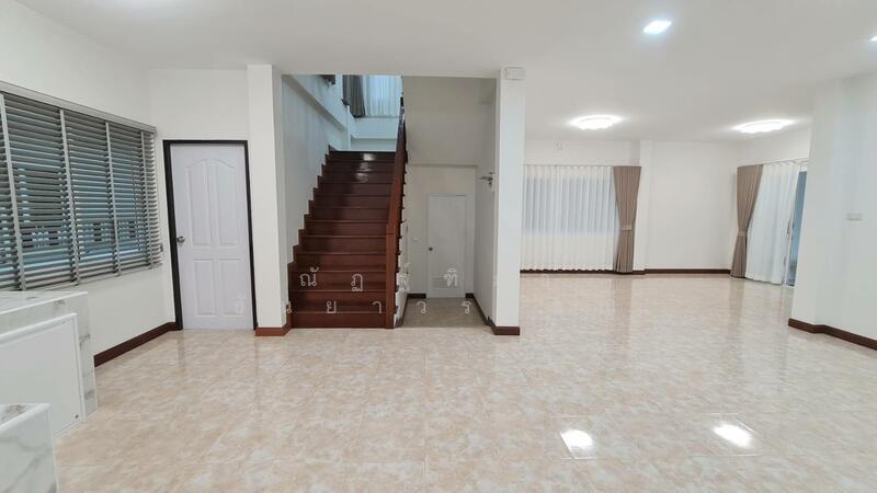 ขาย - หมู่บ้านสุขประยูรปาร์ค ถนนสุขประยูร ตำบลนาป่า อำเภอเมือง ชลบุรี, ชลบุรี