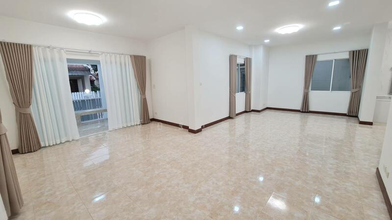 ขาย - หมู่บ้านสุขประยูรปาร์ค ถนนสุขประยูร ตำบลนาป่า อำเภอเมือง ชลบุรี, ชลบุรี