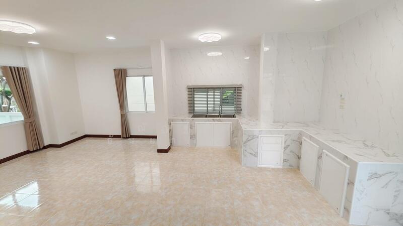 ขาย - หมู่บ้านสุขประยูรปาร์ค ถนนสุขประยูร ตำบลนาป่า อำเภอเมือง ชลบุรี, ชลบุรี