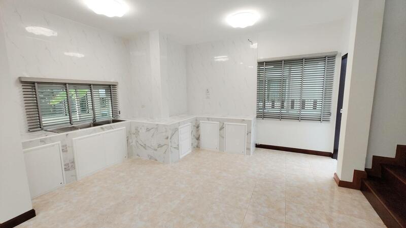 ขาย - หมู่บ้านสุขประยูรปาร์ค ถนนสุขประยูร ตำบลนาป่า อำเภอเมือง ชลบุรี, ชลบุรี