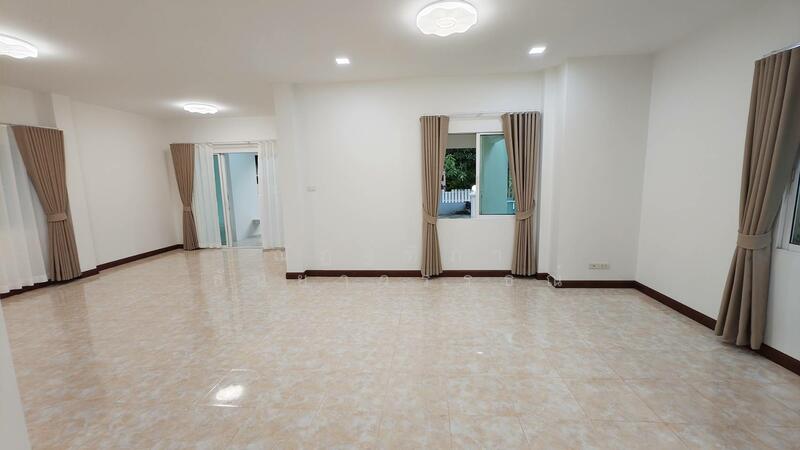 ขาย - หมู่บ้านสุขประยูรปาร์ค ถนนสุขประยูร ตำบลนาป่า อำเภอเมือง ชลบุรี, ชลบุรี