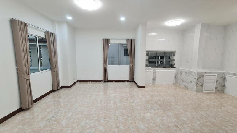 ขาย - หมู่บ้านสุขประยูรปาร์ค ถนนสุขประยูร ตำบลนาป่า อำเภอเมือง ชลบุรี, ชลบุรี