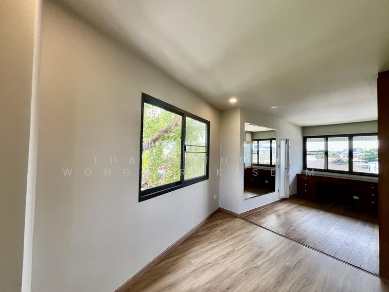 ขาย - ขายอาคารพาณิชย์ 5 ชั้น ย่านเสนา | ยูนิตมุม รีโนเวทใหม่ พร้อมดำเนินธุรกิจ ทำเลดี พร้อมเข้าอยู่ เหมาะ, กรุงเทพ