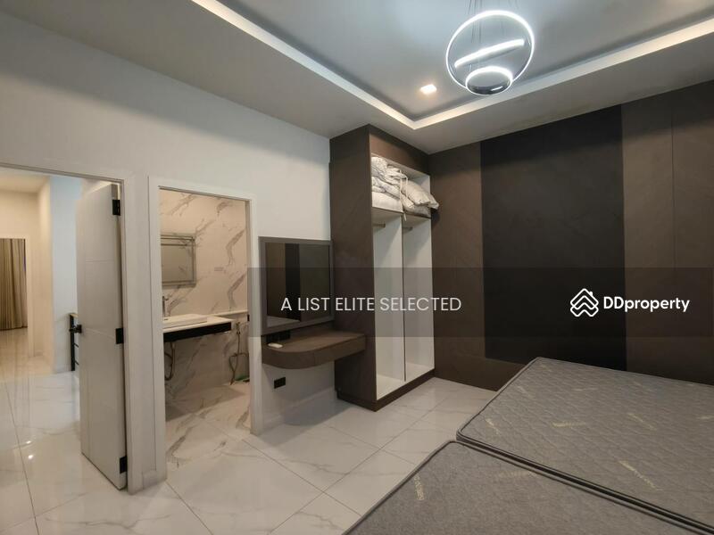 For Rent - 2-Storey Pool Villa in Huay Yai, Chon Buri