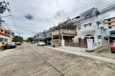 ขาย - แกรนด์วิลเลจ, กรุงเทพ