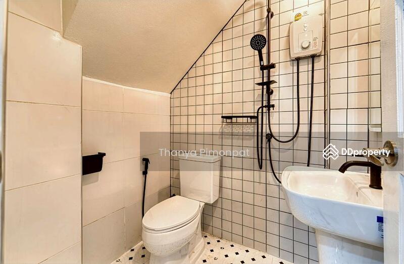 For Sale - House Newly Renovated 2-Bedroom in Plai Laem, Surat Thani
