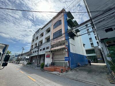 ขาย - ขายอาคารพาณิชย์,อาคารสำนักงาน ทำเลดีใกล้ถนนวิภาวดี ในซอยวิภาวดี 42, กรุงเทพ