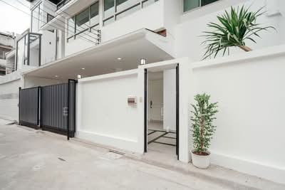 ขาย - Townhome - Sukhumvit 15, กรุงเทพ