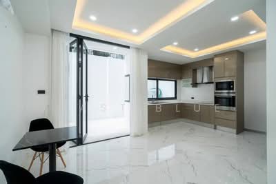 ขาย - Townhome - Sukhumvit 15, กรุงเทพ
