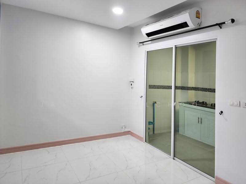 Areeya Daily Kaset-Nawamintr, Bangkok, Ladplakhao Road, Chorake Bua, Lat Phrao, Bangkok, 3 Bedrooms, 160 sqm, Townhouse For Sale, by Jakkrit Nilchoo, 60150436 - DDproperty.com