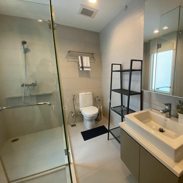 Siri At Sukhumvit, Bangkok, 902 Sukhumvit Road, Phra Kanong, Khlong Toei, Bangkok, 2 Bedrooms, 70 sqm, Condo For Rent, by Isika Tonkham, 60150655 - DDproperty.com