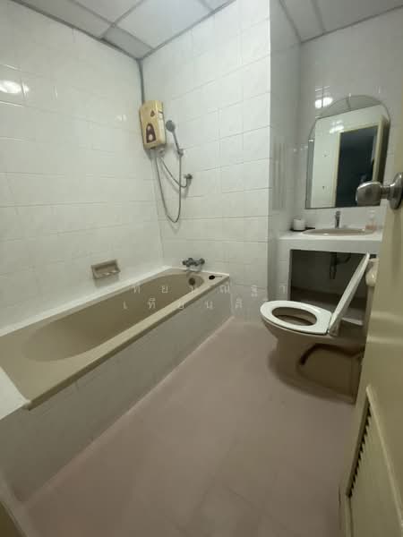 Commonwealth Pinklao, Bangkok, 159 Charansanitwong Road, Bang Bamru, Bang Phlat, Bangkok, 2 Bedrooms, 68 sqm, Condo For Rent, by เทียนณัฐา เทียนศิริ, 60150674 - DDproperty.com