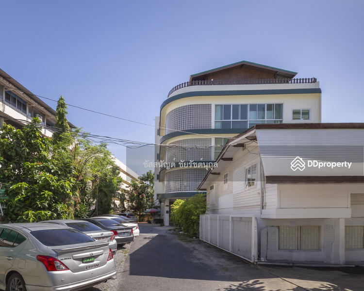 For Rent - 5 floor building near BTS phayathai, Bangkok