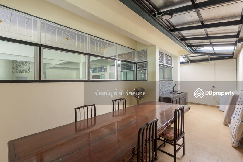 For Rent - 5 floor building near BTS phayathai, Bangkok