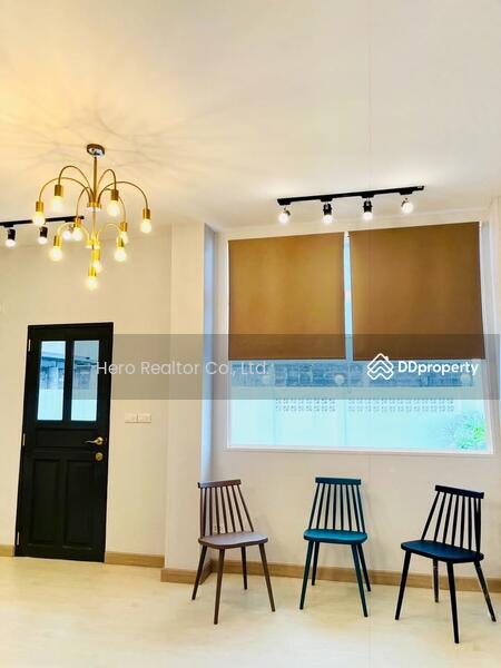 For Rent - For Rent Shophouse Bangkok Charoen Rat Sathorn BTS Surasak BRE25697, Bangkok