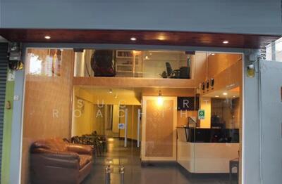 ขาย - ขาย อพาร์ทเมนท์ ขนาดเล็ก 26 ห้อง ย่านพร้อมพงษ์, กรุงเทพ