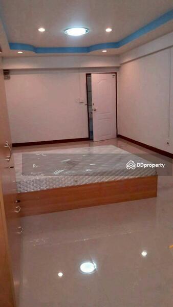 For Sale - Chokthanachai Condominium, Bangkok
