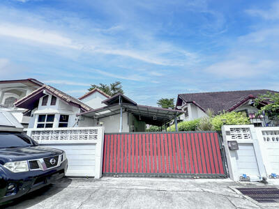 ขาย - บ้านเดี่ยว ชั้นเดียว พร้อมที่ดิน ถนน พุทธมณฑลสาย 2 ทำเลดี, กรุงเทพ