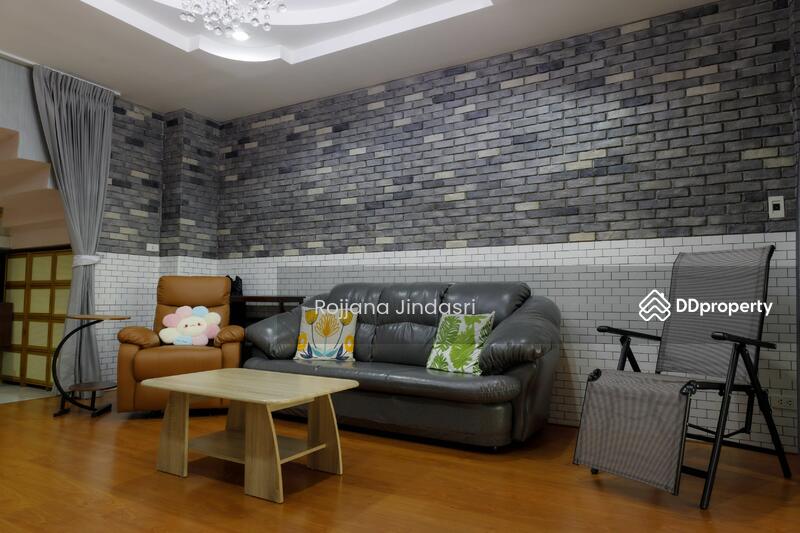 For Rent - 4-Bedroom House, Bangkok