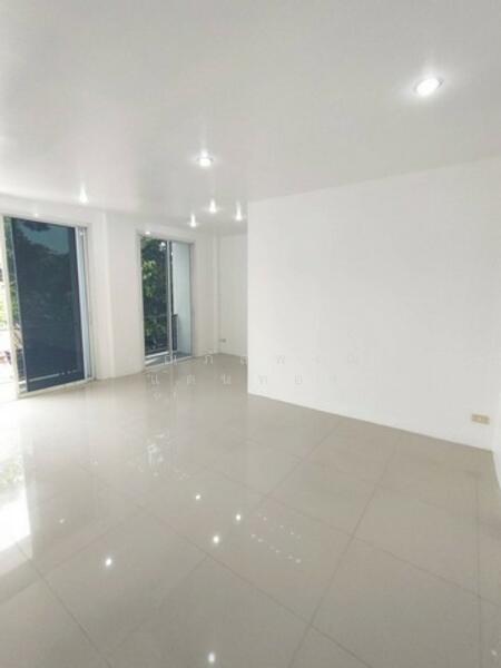 For Rent - ถนนรามอินทรา ซอยรามอินทรา แขวงคันนายาว เขตคันนายาว กรุงเทพมหานคร 10230, Bangkok