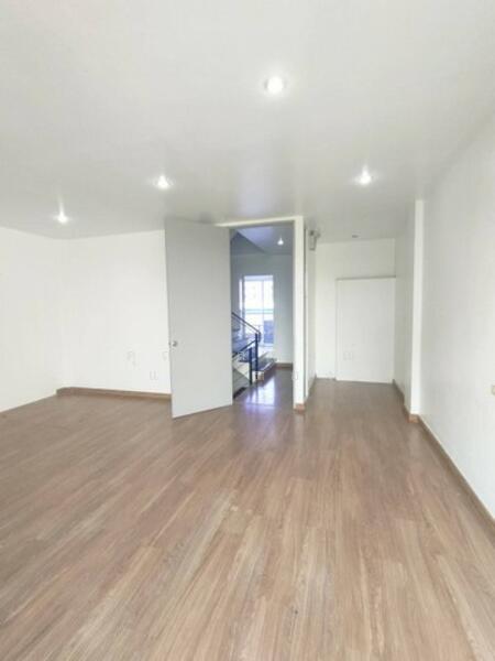 For Rent - ถนนรามอินทรา ซอยรามอินทรา แขวงคันนายาว เขตคันนายาว กรุงเทพมหานคร 10230, Bangkok