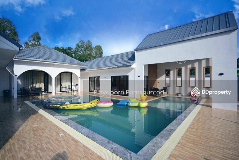 For Sale - 4-Bedroom House, Chon Buri