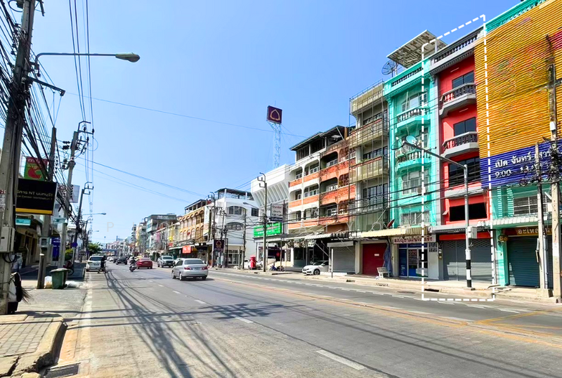 ขาย - ขายด่วนนน ตึกแถว 4 ชั้นครึ่ง แยกติวานนท์–ท่าน้ำนนท์ ใกล้ MRT, นนทบุรี