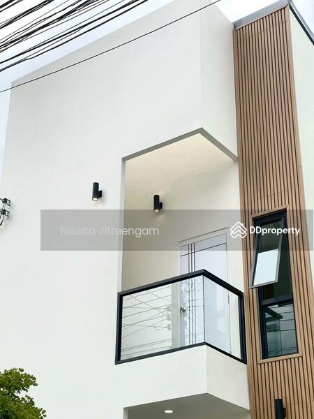 ขาย - Baan Phon Watcharapol : บ้านพล วัชรพล, กรุงเทพ