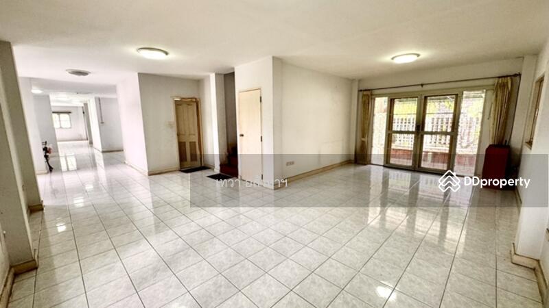 ขาย - Royal Park Ville Suwinthawong : โรยัล ปาร์ค วิลล์ สุวินทวงศ์, กรุงเทพ