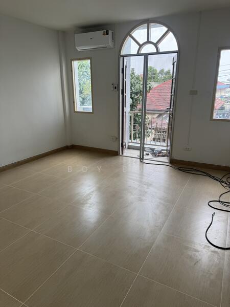 For Rent - ซอยโกสุมรวมใจ, Bangkok