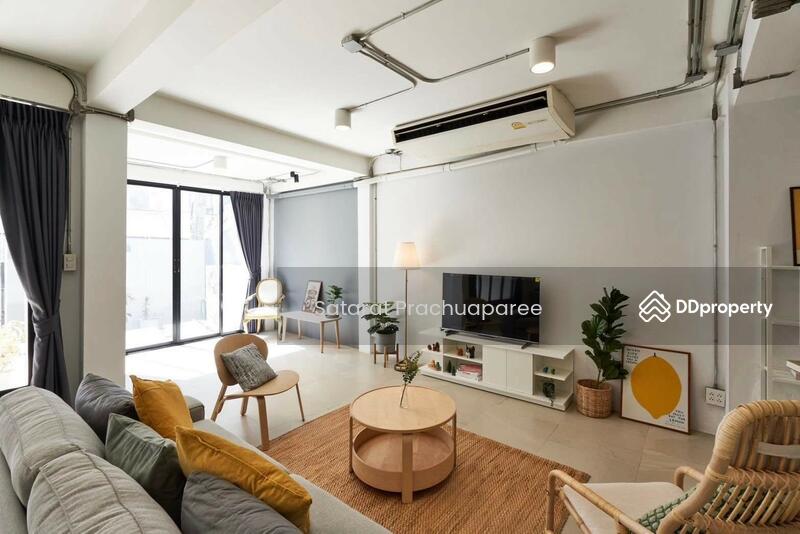 For Rent - Malanan Modern Townhome, Bangkok