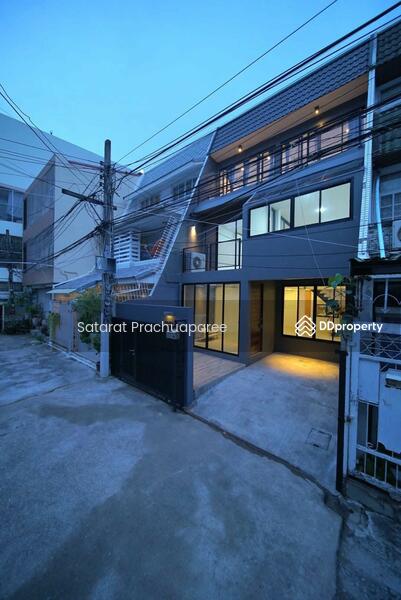 ให้เช่า - Malanan Modern Townhome, กรุงเทพ
