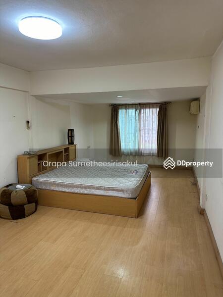 ให้เช่า - 3-Br Townhouse near BTS Phrom Phong, กรุงเทพ