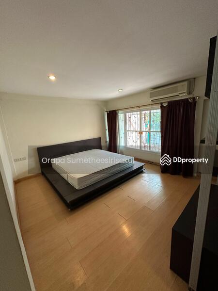 ให้เช่า - 3-Br Townhouse near BTS Phrom Phong, กรุงเทพ