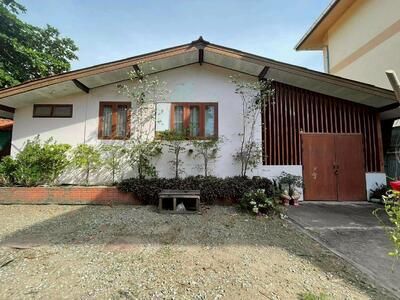 ขาย - ขายบ้านพร้อมที่ดิน ขนาด 128 ตร.ว. ถนนบางแสนสาย 2 ซอย 15 ใกล้ ทะเลบางแสน, ชลบุรี