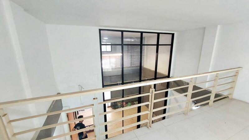 อาคารพาณิชย์ หมู่บ้านดิเอ็นเทอร์ ขาย 9.5 ล้าน 4.5 ชั้น กว้าง 5.5 เมตร, Bangkok, 12 กาญจนาภิเษก ซอย 39, Dok Mai, Prawet, Bangkok, , 618 sqm, Shophouse For Sale, by Thanatsorn Hongmanop, 60156853 - DDproperty.com