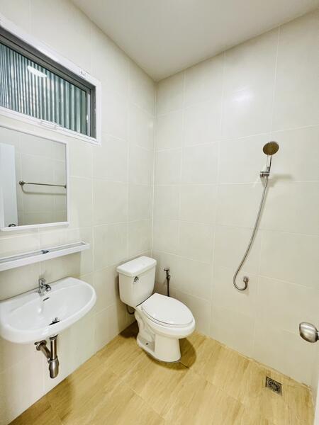 For Rent - ให้เช่าโกดัง ลำลูกกา คลอง 3 ปทุมธานี 403 ตรม สร้างใหม่ สไตล์โมเดิร์น, Pathum Thani