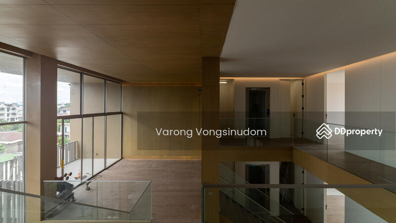 ขาย - ( ขาย ) บ้านเดี่ยว 4 ชั้น Luxury Residential home office รัชดา 32, กรุงเทพ