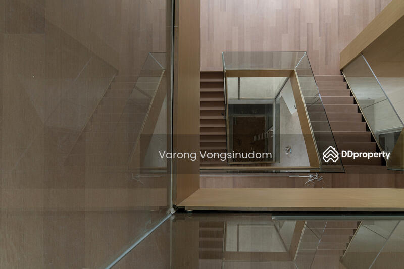 ขาย - ( ขาย ) บ้านเดี่ยว 4 ชั้น Luxury Residential home office รัชดา 32, กรุงเทพ